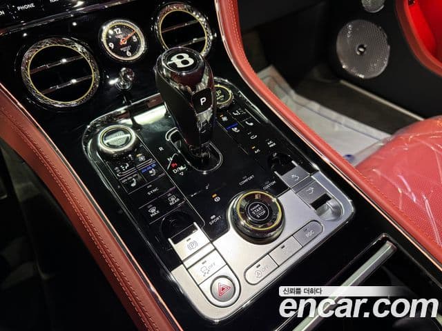 Bentley Continental GT 2022 — Photo 15/16