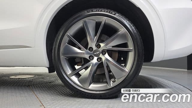 Genesis GV70 2021 — ფოტო 35/40