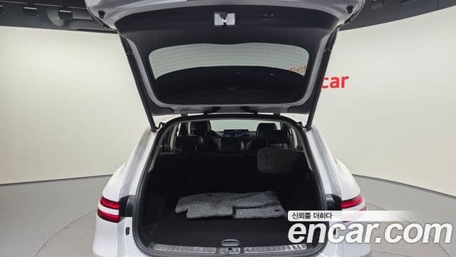 Genesis GV70 2021 — ფოტო 33/40