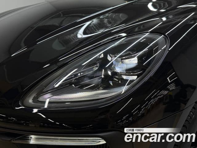 Porsche Macan 2022 — Şəkil 16/20