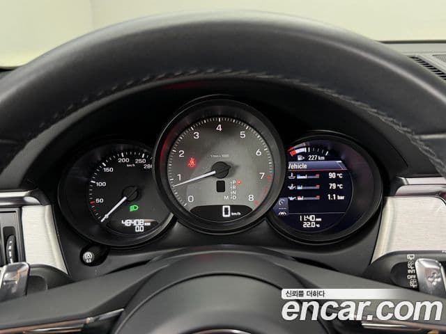 Porsche Macan 2022 — Şəkil 13/20