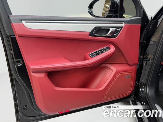 Porsche Macan 2022 — Şəkil 7/20