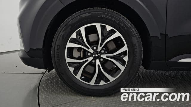 Kia Carnival 2022 — Фото 5/20