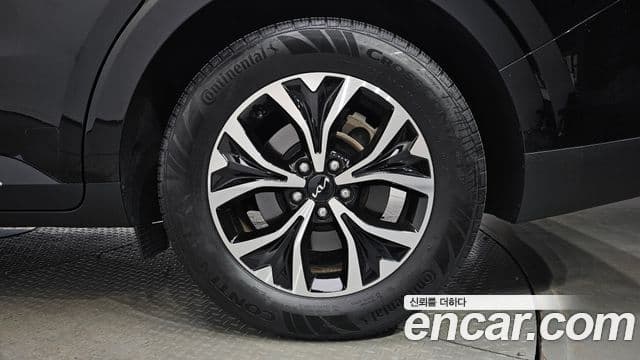 Kia Carnival 2022 — Photo 13/35