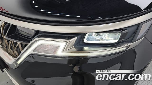 Kia Carnival 2022 — Photo 28/35
