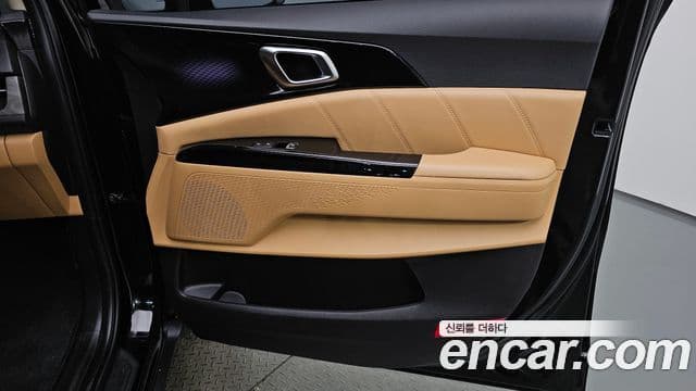 Kia Carnival 2022 — Photo 24/35