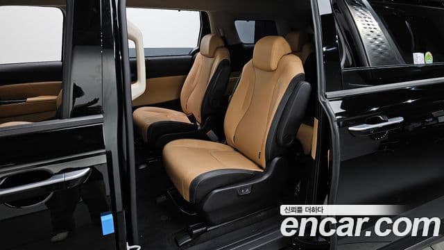 Kia Carnival 2022 — Photo 34/35