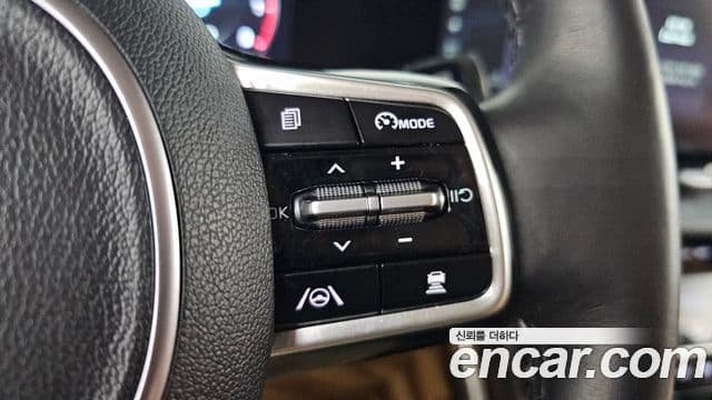 Kia Carnival 2022 — Photo 29/35