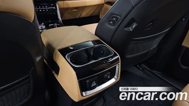 Kia Carnival 2022 — Photo 25/35