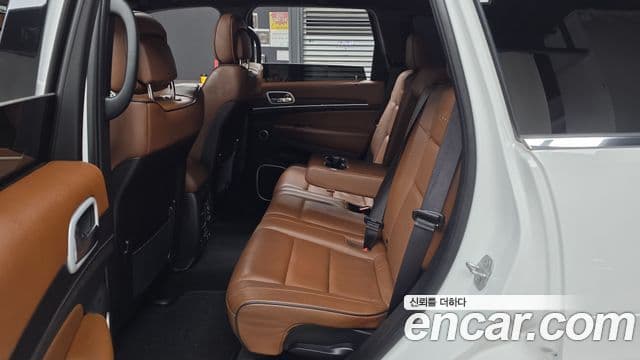 Jeep Grand Cherokee 2021 — Фото 12/20
