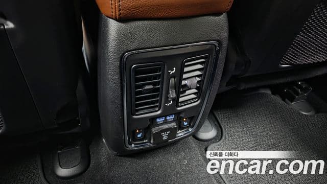 Jeep Grand Cherokee 2021 — Фото 18/20