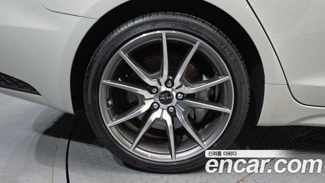 Genesis G70 2025 — Photo 19/20