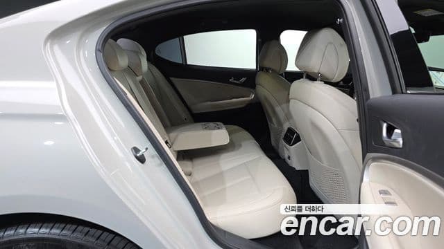 Genesis G70 2025 — Photo 8/20