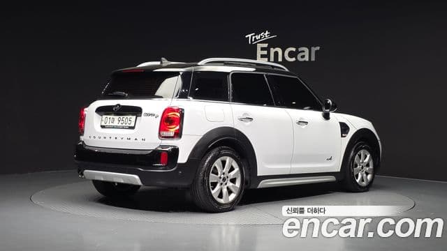 Mini Cooper D Countryman 2019 — Şəkil 20/32