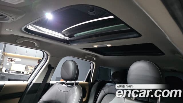 Mini Cooper D Countryman 2019 — Şəkil 9/32
