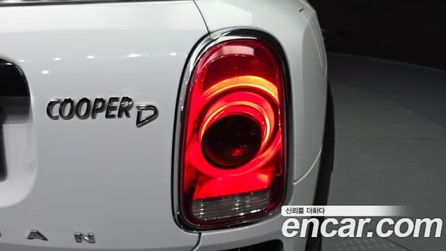 Mini Cooper D Countryman 2019 — Şəkil 7/32