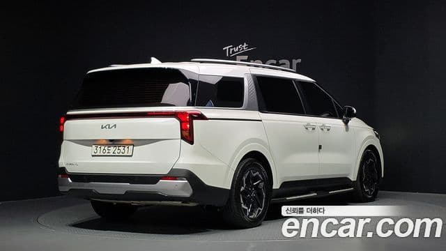 Kia Carnival 2024 — Фото 2/20