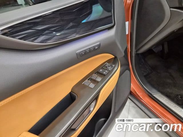 Lexus NX450h+ 2025 — Фото 10/15