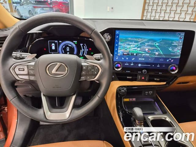 Lexus NX450h+ 2025 — Фото 11/15