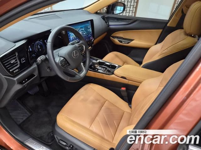 Lexus NX450h+ 2025 — Фото 12/15