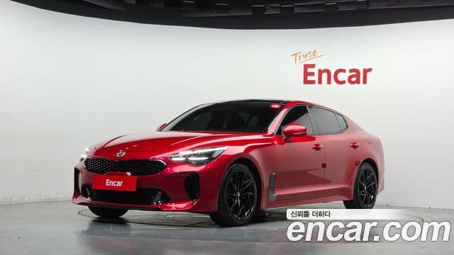 Kia Stinger 2021 — Фото 1/20