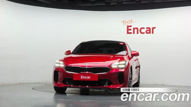 Kia Stinger 2021 — Фото 3/20