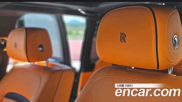 Rolls-Royce Cullinan 2020 — Şəkil 7/18