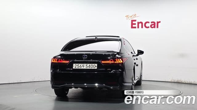 Lexus LS500h 2021 — Şəkil 42/42