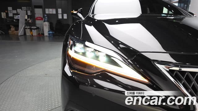 Lexus LS500h 2021 — ფოტო 19/42