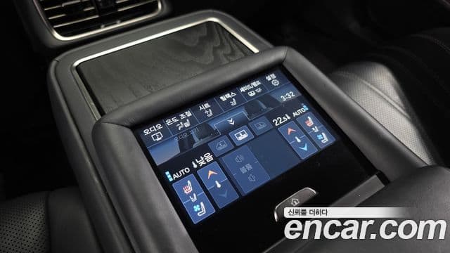 Lexus LS500h 2021 — ფოტო 12/42
