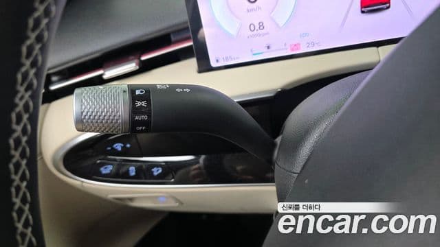 Genesis GV70 2024 — Photo 16/32