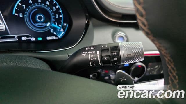 Genesis GV70 2021 — Photo 28/38