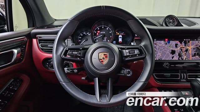 Porsche Macan 2023 — Фото 13/20