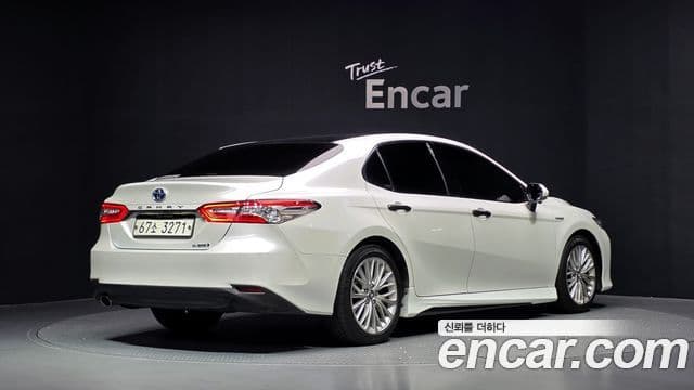 Toyota Camry 2019 — Şəkil 12/20