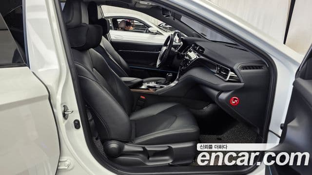 Toyota Camry 2019 — Şəkil 14/20