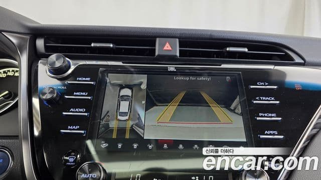 Toyota Camry 2019 — Şəkil 7/20
