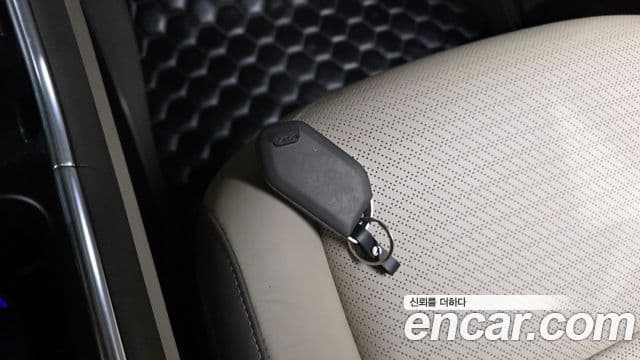 Kia Carnival 2024 — Фото 13/20