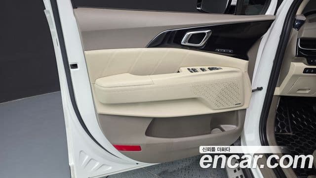 Kia Carnival 2024 — ფოტო 1/35