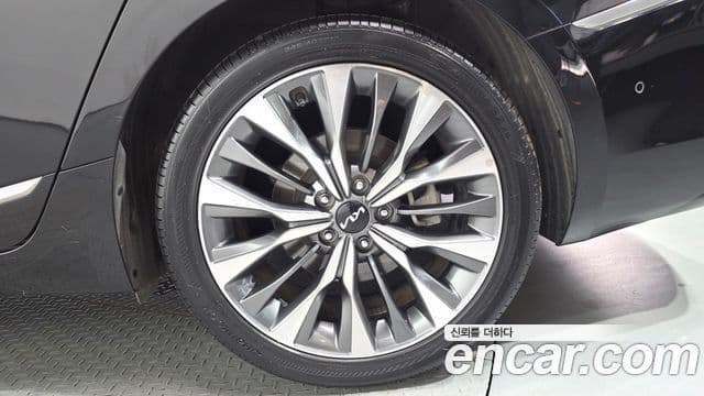 Kia K8 2022 — Şəkil 13/34