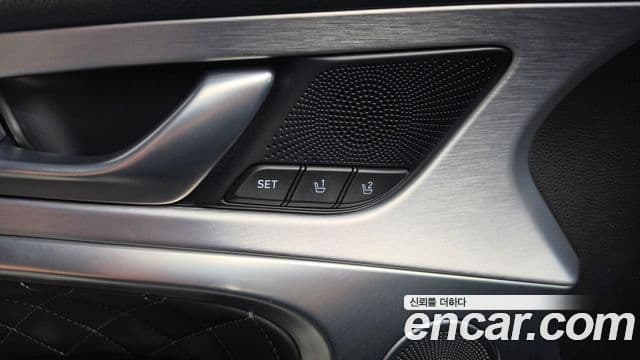 Genesis G70 2018 — ფოტო 33/37