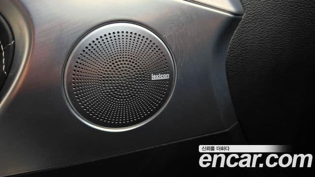 Genesis G70 2018 — ფოტო 22/37