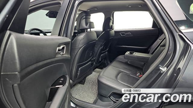 Kia Sportage 2023 — Фото 12/20