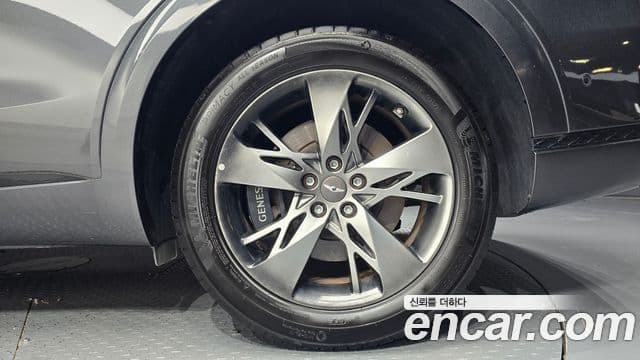 Genesis GV70 2022 — Şəkil 14/31