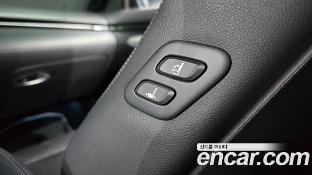 Genesis GV70 2022 — Şəkil 21/31