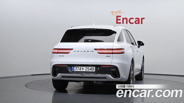 Genesis GV70 2021 — Фото 4/20