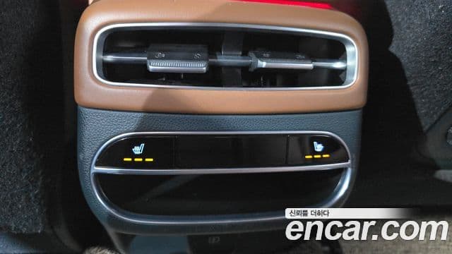 Genesis GV70 2021 — ფოტო 12/34