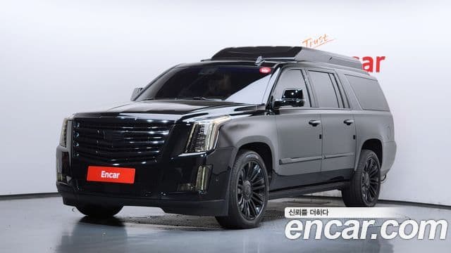 Cadillac Escalade 2018 — ფოტო 14/37