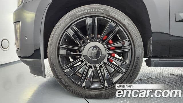 Cadillac Escalade 2018 — ფოტო 11/37