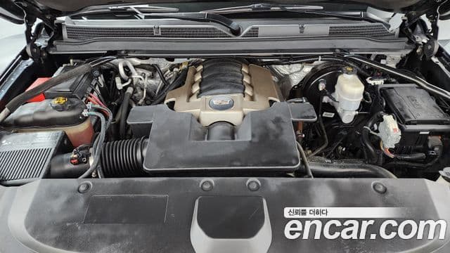 Cadillac Escalade 2018 — ფოტო 21/37