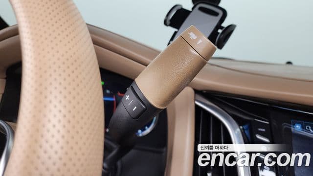 Cadillac Escalade 2018 — ფოტო 5/37